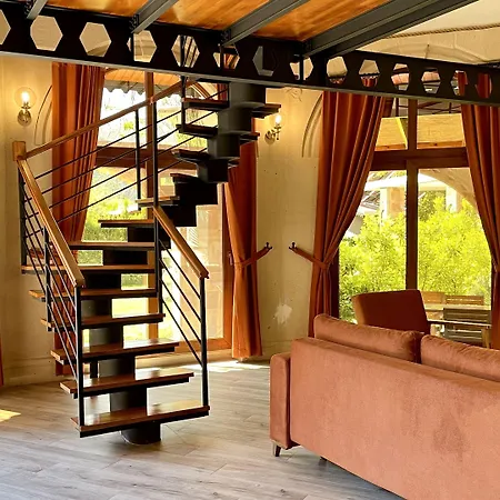Aida Hotel 2*