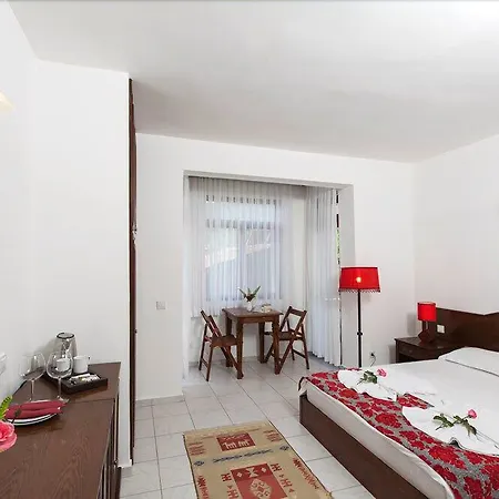 عايدة فندق Çıralı